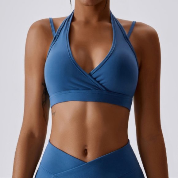 ✨NEW✨ Women's Sports Bra - Halter Design - Picture 1 of 3